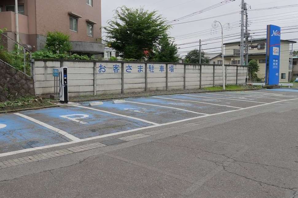 store_12_parking