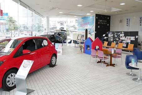 store_13_showroom