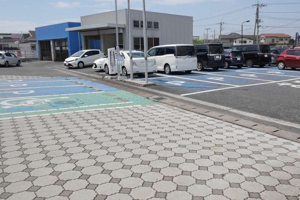 store_14_parking