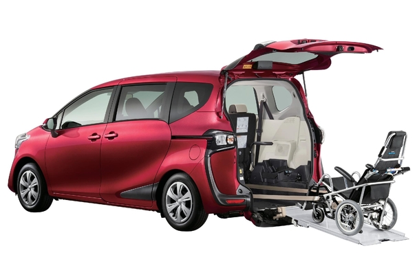 X 車いす仕様車(タイプⅠ)“助手席側セカンドシート付”