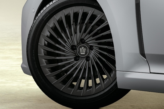 70th anniversary 特別装備●245/45ZR20タイヤ＆20×8 1/2Jアルミホイール（マットブラック塗装）
